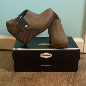 Dr. Scholl's Shoes - Dr Scholl's Harlow wedge bootie/Taupe Size 6 Dr. Scholl's Shoes - Dr Scholl's Harlow wedge bootie/Taupe Size 6